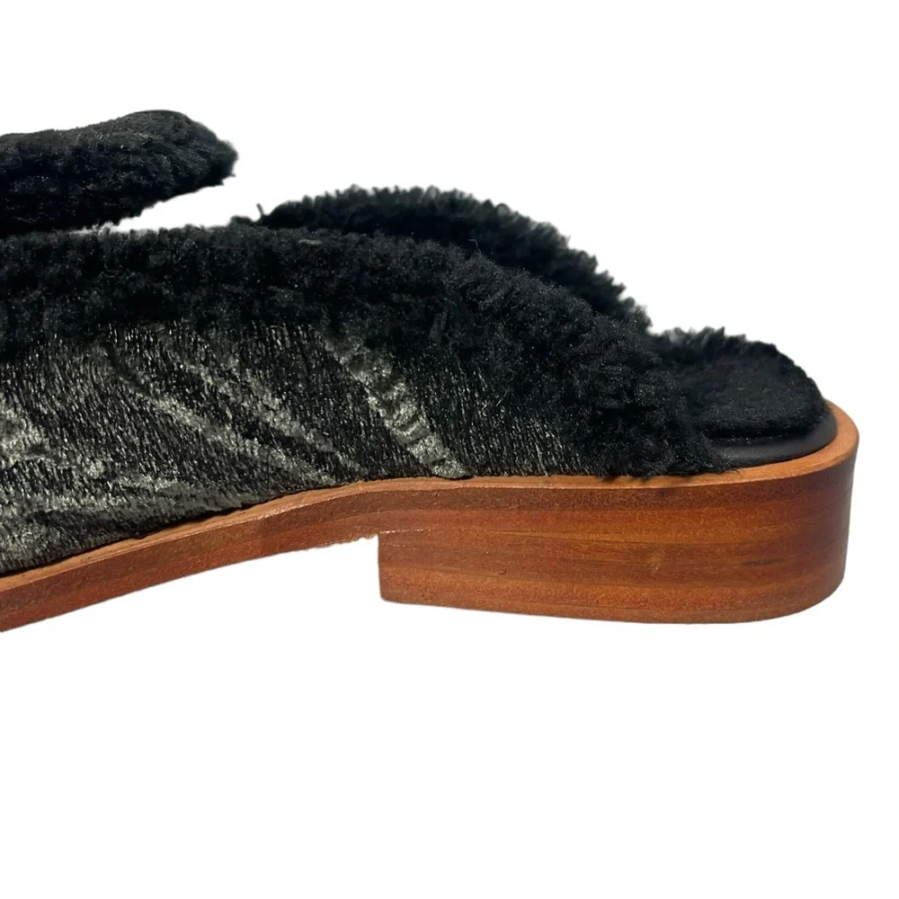 ⚡️SOLD⚡️Free People Shoes Mules Gray Black Faux Fur Velvet Flat Loafer Size 40 - Picture 14 of 16